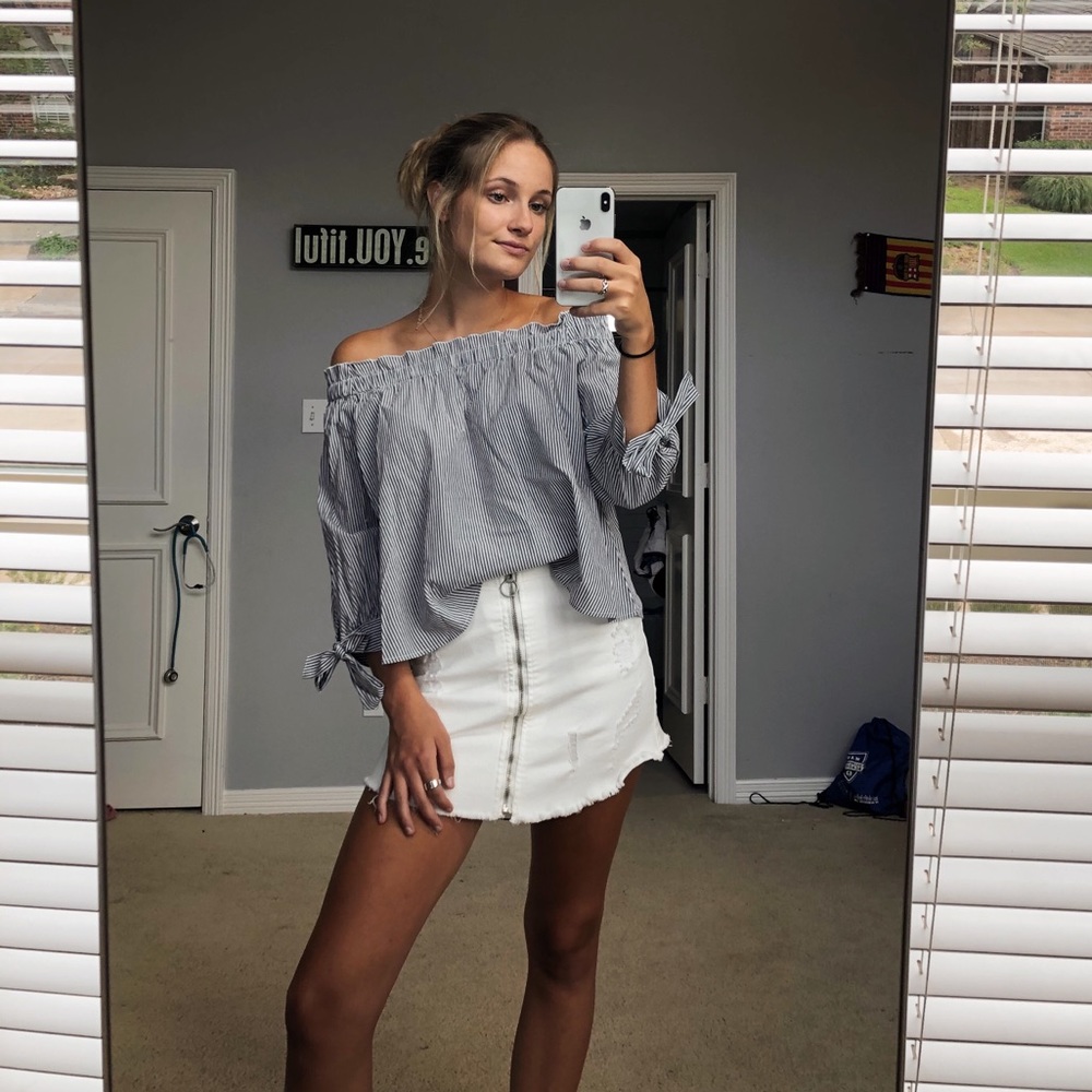 American Eagle Striped Off-Shoulder Top - Picture 2 of 3